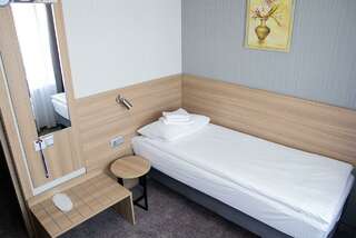 Гостиница Амакс Полярная Звезда Новый Уренгой 1-местный номер эконом-1