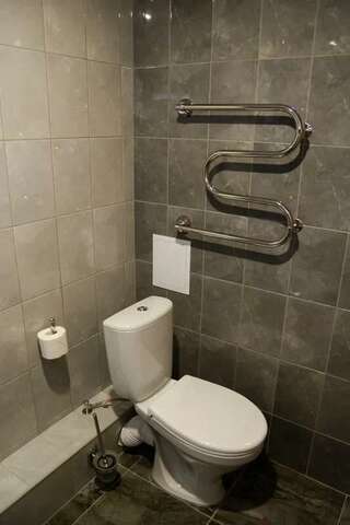 Гостиница Амакс Полярная Звезда Новый Уренгой 4-местный номер эконом-6